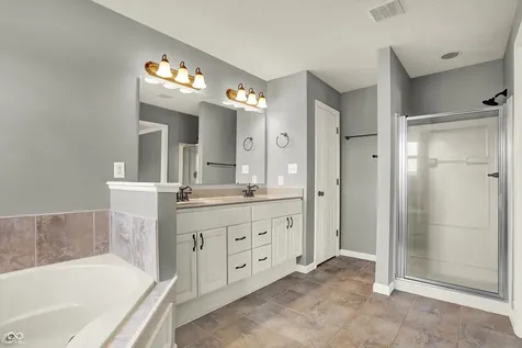 11455 Clay Hill Lane Fishers IN 46037