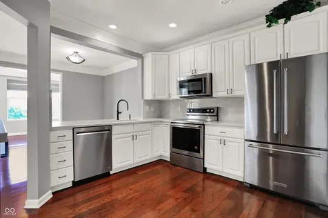 11455 Clay Hill Lane Fishers IN 46037
