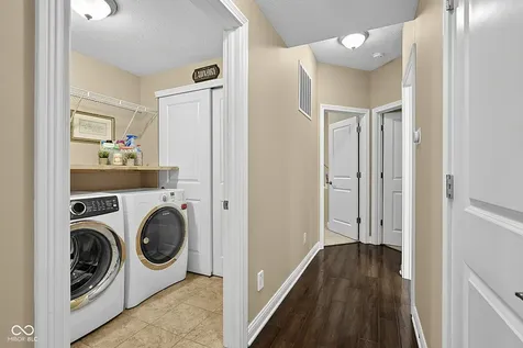 9222 Crystal River Drive Indianapolis IN 46240