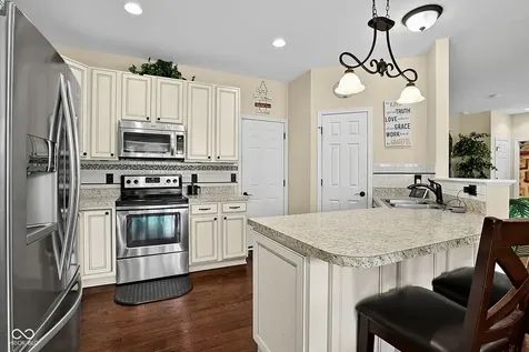 6107 W Brickell Lane Mccordsville IN 46055
