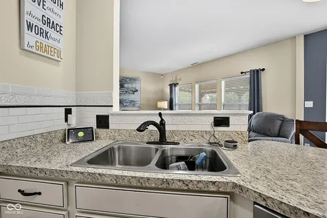 6107 W Brickell Lane Mccordsville IN 46055