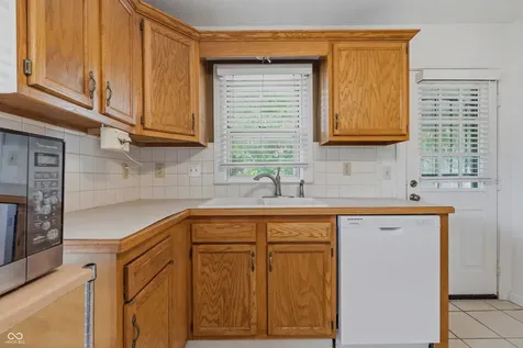 8225 E 47th Street Indianapolis IN 46226