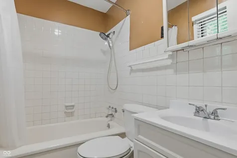 8225 E 47th Street Indianapolis IN 46226