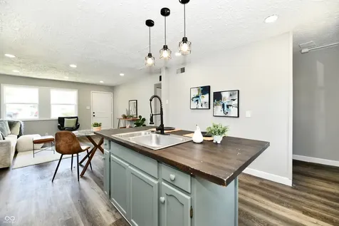 2828 Baltimore Avenue Indianapolis IN 46218