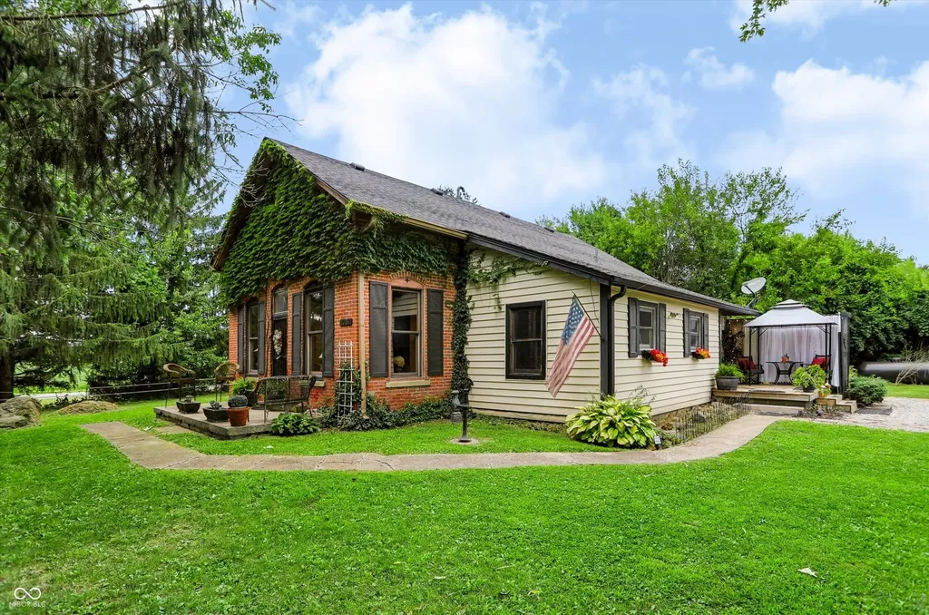 1022 E 600 S Franklin IN 46131