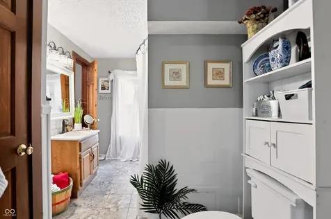 1022 E 600 S Franklin IN 46131
