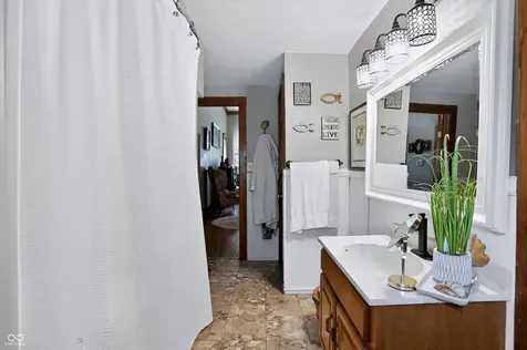 1022 E 600 S Franklin IN 46131