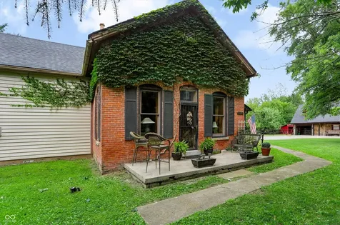 1022 E 600 S Franklin IN 46131