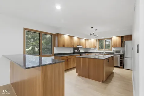 7921 Lincoln Boulevard Indianapolis IN 46240