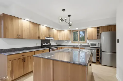 7921 Lincoln Boulevard Indianapolis IN 46240