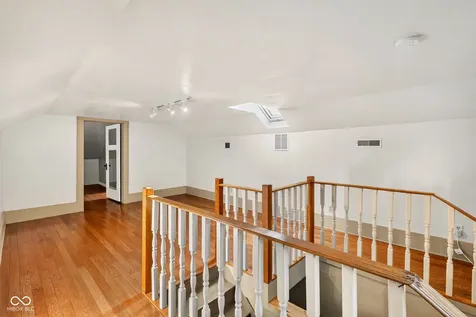 905 Maple Terre Haute IN 47804