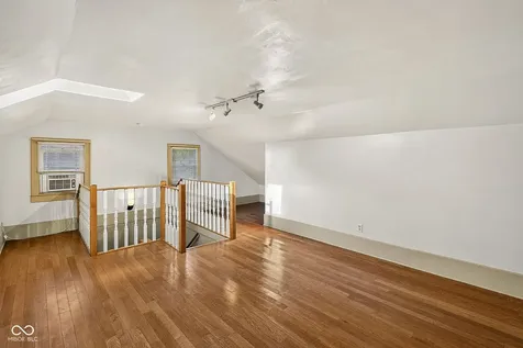 905 Maple Terre Haute IN 47804