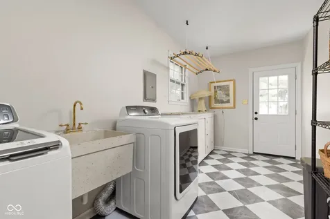 6852 Marmont Court Indianapolis IN 46220
