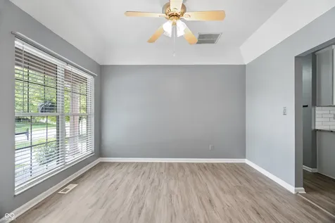8702 Buffett Parkway Fishers IN 46038