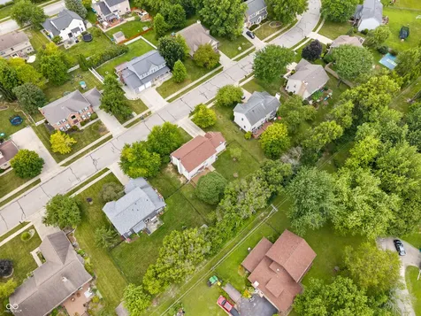 8702 Buffett Parkway Fishers IN 46038