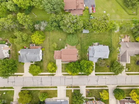 8702 Buffett Parkway Fishers IN 46038