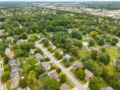 8702 Buffett Parkway Fishers IN 46038