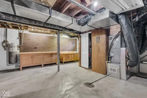 439 Lindsay Court Indianapolis IN 46214