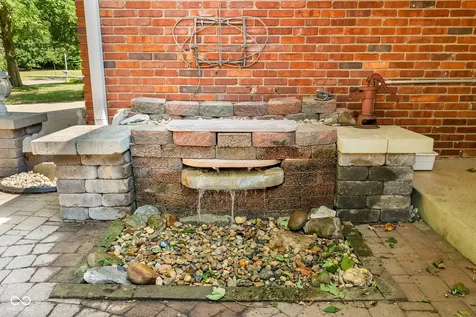 439 Lindsay Court Indianapolis IN 46214