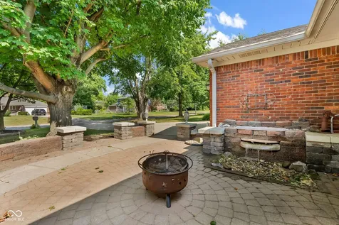 439 Lindsay Court Indianapolis IN 46214