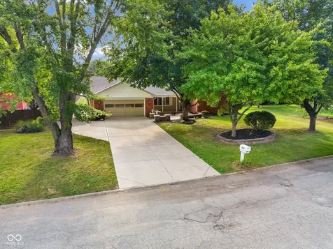 439 Lindsay Court Indianapolis IN 46214