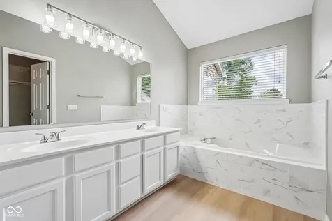1152 Longwell Lane Indianapolis IN 46240