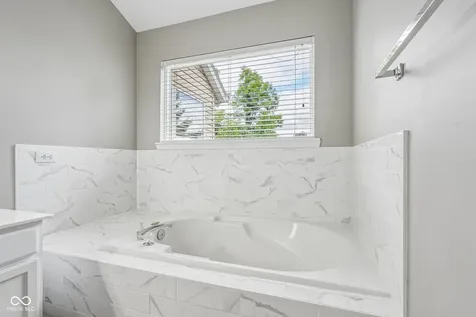 1152 Longwell Lane Indianapolis IN 46240