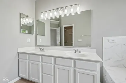 1152 Longwell Lane Indianapolis IN 46240