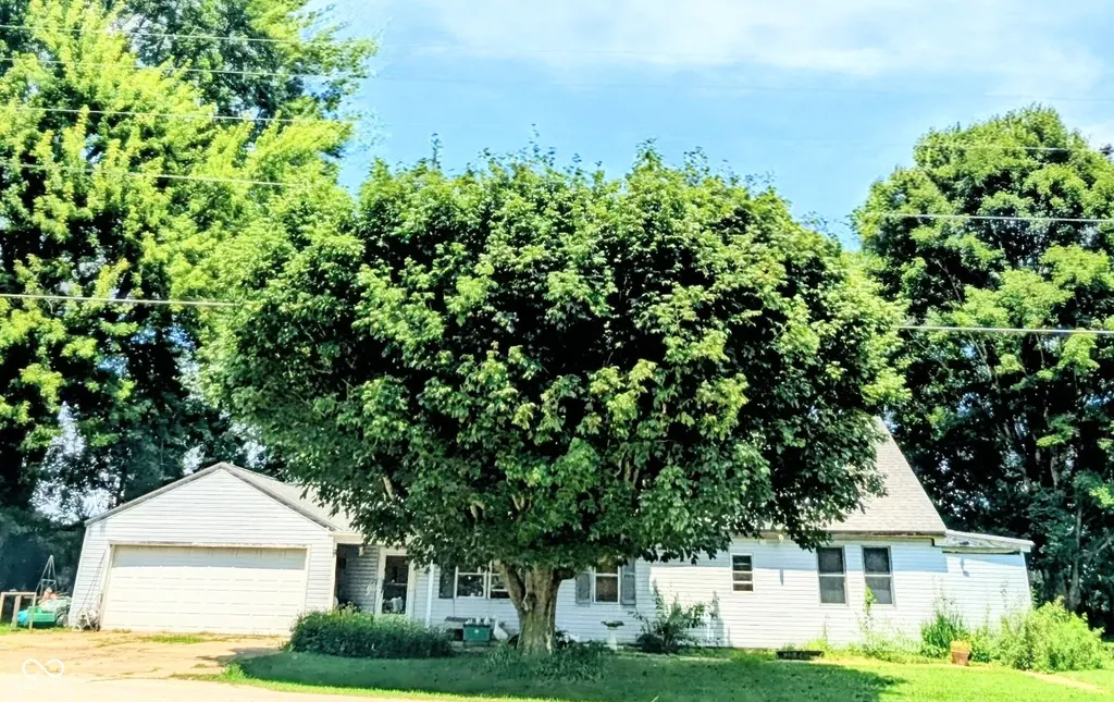2940 W Country Club Road Connersville IN 47331