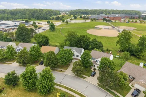 8522 Bravestone Way Indianapolis IN 46239