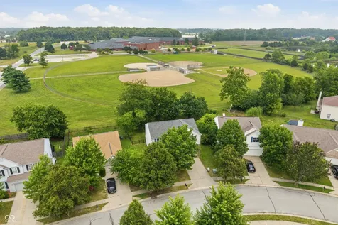 8522 Bravestone Way Indianapolis IN 46239