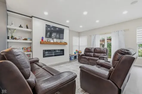 8522 Bravestone Way Indianapolis IN 46239