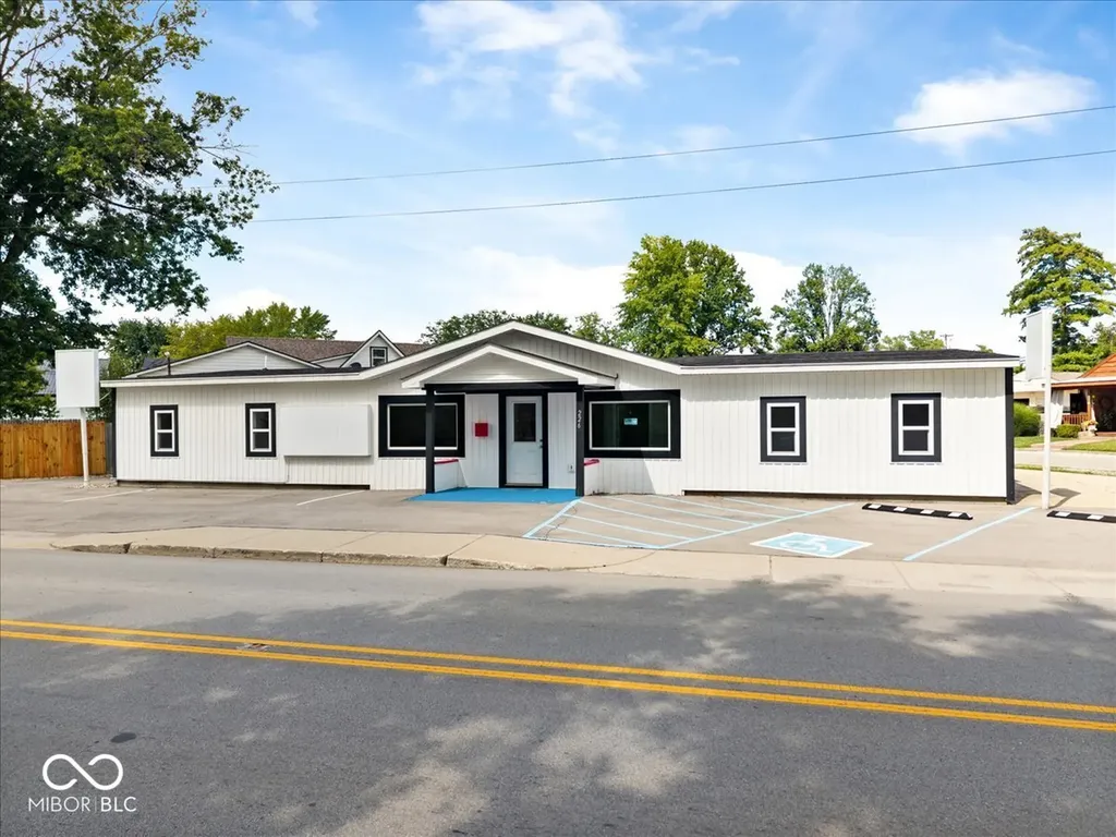 Lapel IN, 226 E Pendleton Avenue