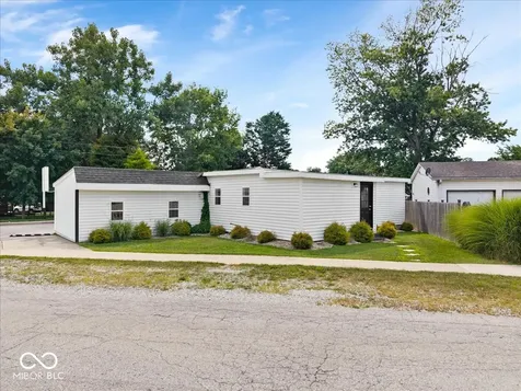 226 E Pendleton Avenue Lapel IN 46051