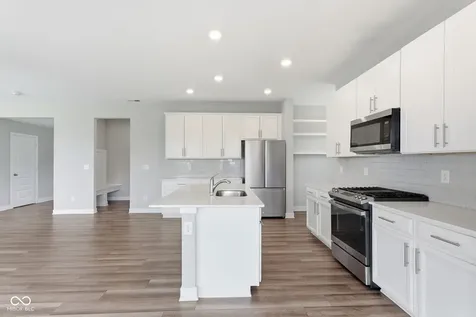 9743 Cimmaron Avenue Mccordsville IN 46055
