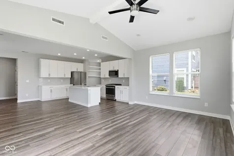 9743 Cimmaron Avenue Mccordsville IN 46055