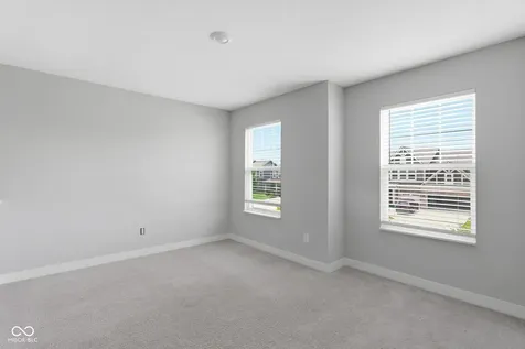 9743 Cimmaron Avenue Mccordsville IN 46055