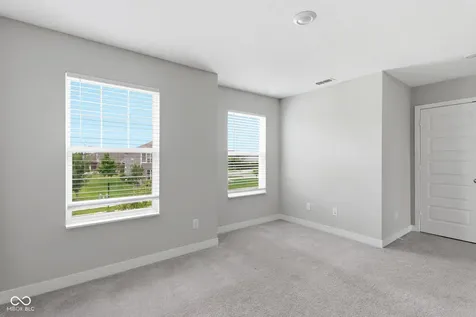 9743 Cimmaron Avenue Mccordsville IN 46055