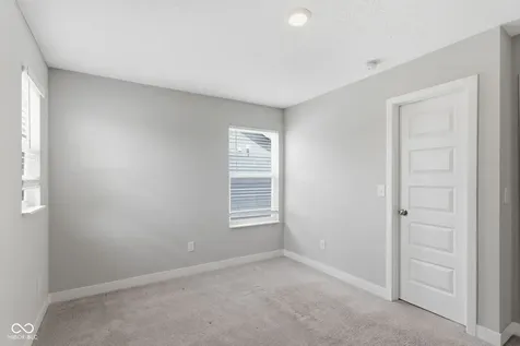 9743 Cimmaron Avenue Mccordsville IN 46055