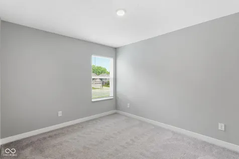 9743 Cimmaron Avenue Mccordsville IN 46055