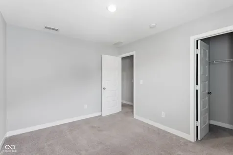 9743 Cimmaron Avenue Mccordsville IN 46055