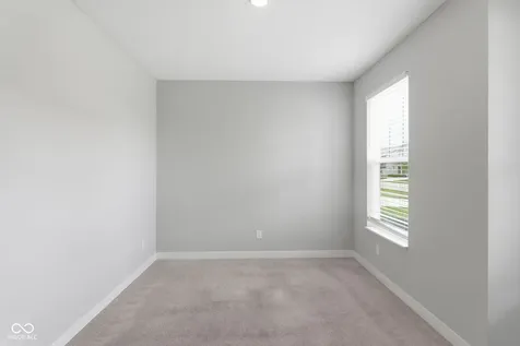 9743 Cimmaron Avenue Mccordsville IN 46055
