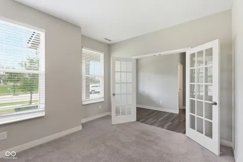 9743 Cimmaron Avenue Mccordsville IN 46055