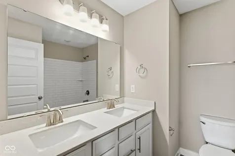 9743 Cimmaron Avenue Mccordsville IN 46055