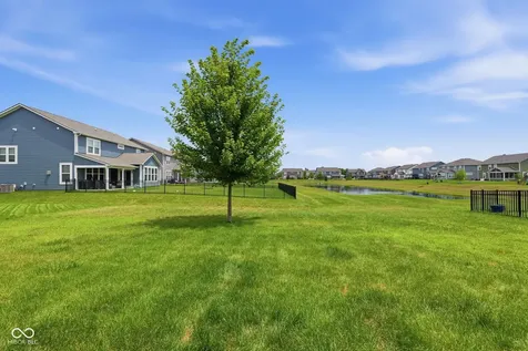 9743 Cimmaron Avenue Mccordsville IN 46055