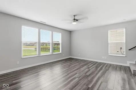 9743 Cimmaron Avenue Mccordsville IN 46055