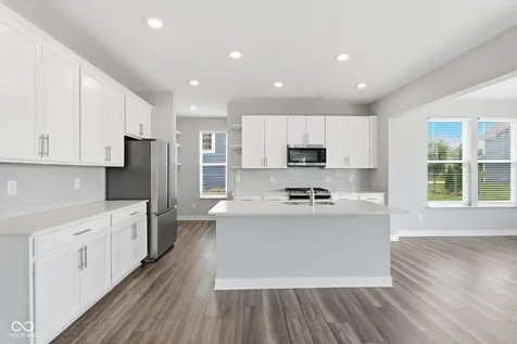 9743 Cimmaron Avenue Mccordsville IN 46055