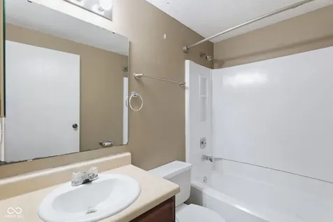 3735 Valley Lake Drive Indianapolis IN 46227