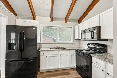 6147 E 40th Street Indianapolis IN 46226