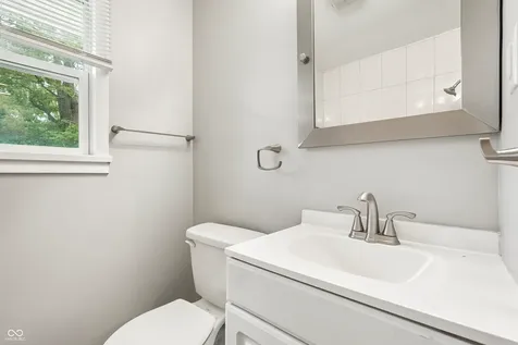 6147 E 40th Street Indianapolis IN 46226